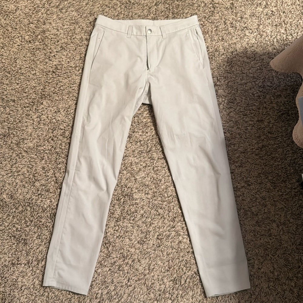 Lululemon Commission Slim fit 32x32 Ventlight/Wovenair white pants